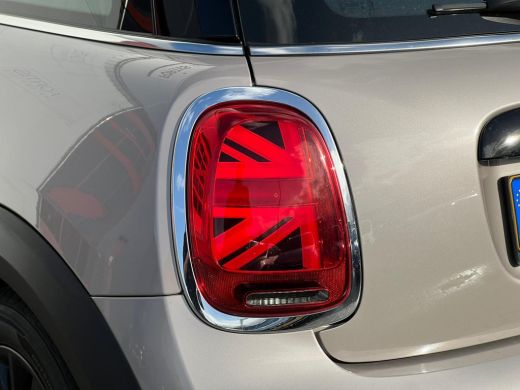 Mini Cooper Mini 1.5 Camden Edition NL AUTO | CARPLAY | DEALER ONDERH | UNION JACK ActivLease financial lease