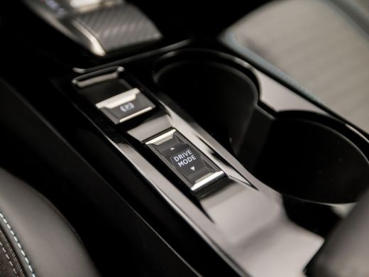 Peugeot 2008 1.2 PureTech Allure Sport Automaat 131Pk (APPLE CARPLAY, GROOT NAVI, 360 CAMERA, LEDER, ZWART HEM... ActivLease financial lease