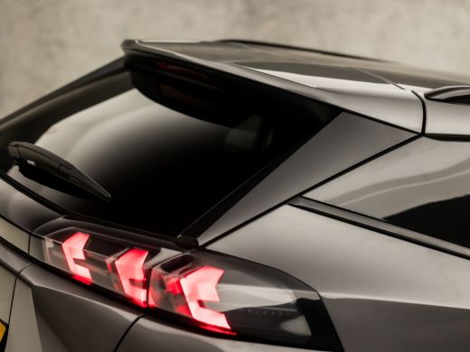 Peugeot 2008 1.2 PureTech Allure Sport Automaat 131Pk (APPLE CARPLAY, GROOT NAVI, 360 CAMERA, LEDER, ZWART HEM... ActivLease financial lease