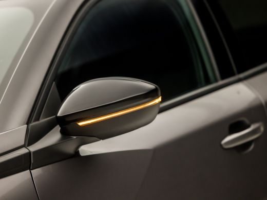 Peugeot 2008 1.2 PureTech Allure Sport Automaat 131Pk (APPLE CARPLAY, GROOT NAVI, 360 CAMERA, LEDER, ZWART HEM... ActivLease financial lease