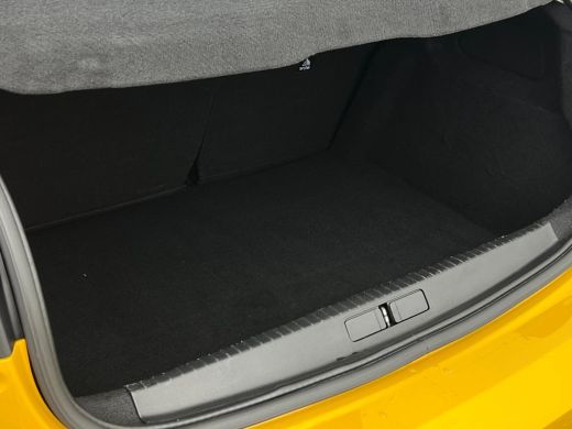 Peugeot 208 1.2 PureTech GT-Line NL-AUTO | PANODAK | CAMERA ActivLease financial lease