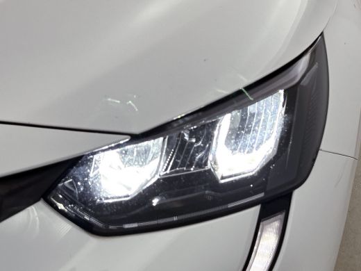 Peugeot 208 1.5 HDi Blue Allure / Navigatie / Pdc.+Camera / Airco-ecc./ Radio-multimedia / / Apk nieuw ActivLease financial lease