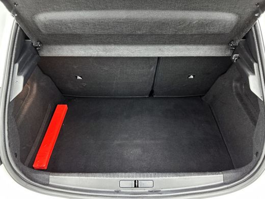 Peugeot 208 1.5 HDi Blue Allure / Navigatie / Pdc.+Camera / Airco-ecc./ Radio-multimedia / / Apk nieuw ActivLease financial lease