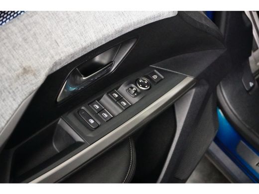 Peugeot 3008 1.2 Hybrid 136 GT | Achterbank in delen neerklapbaar | Achteruitrijcamera | Apple Carplay/Android... ActivLease financial lease