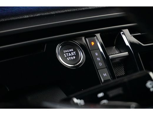 Peugeot 3008 1.2 Hybrid 136 GT | Achterbank in delen neerklapbaar | Achteruitrijcamera | Apple Carplay/Android... ActivLease financial lease