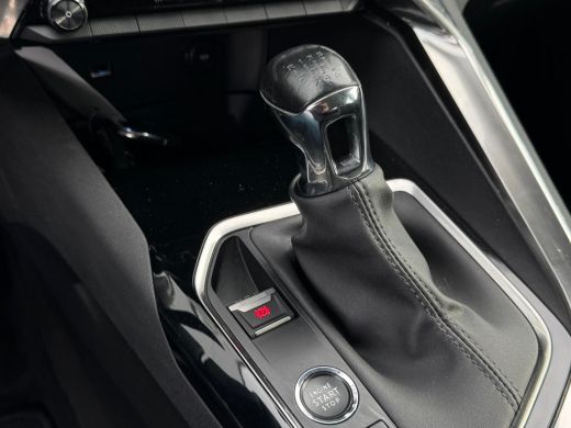 Peugeot 3008 1.2 PureTech Blue Lease Active NL AUTO | CAMERA | TREKHAAK | CARPLAY | ActivLease financial lease