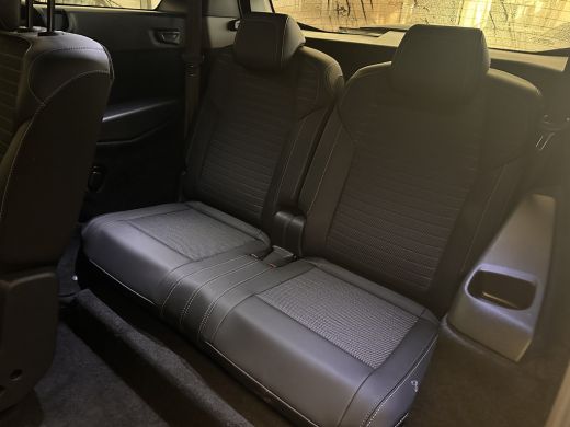 Peugeot 5008 1.2 Hybrid 136 GT Camera | Stoel + Stuurverwarming | Camera | Carplay | Digitaal Dashboard | Lede... ActivLease financial lease