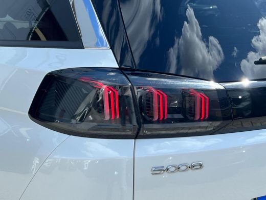 Peugeot 5008 1.2 PureTech Allure 7-PERSOONS | NAVI | 1/2 LEDER ActivLease financial lease