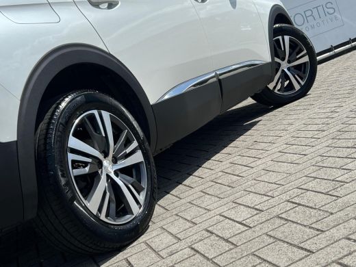 Peugeot 5008 1.2 PureTech Allure 7-PERSOONS | NAVI | 1/2 LEDER ActivLease financial lease