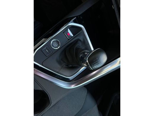 Peugeot 5008 1.2 PureTech Allure 7-PERSOONS | NAVI | 1/2 LEDER ActivLease financial lease