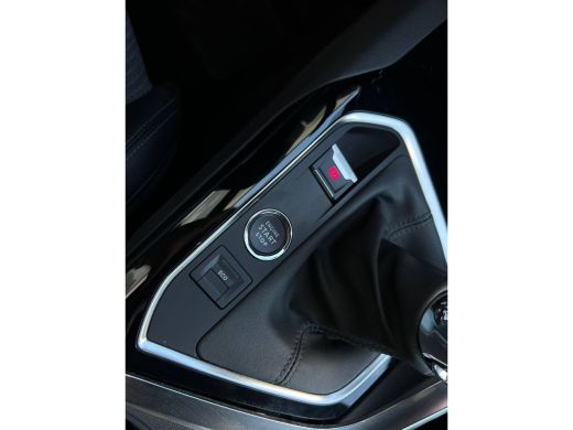 Peugeot 5008 1.2 PureTech Allure 7-PERSOONS | NAVI | 1/2 LEDER ActivLease financial lease