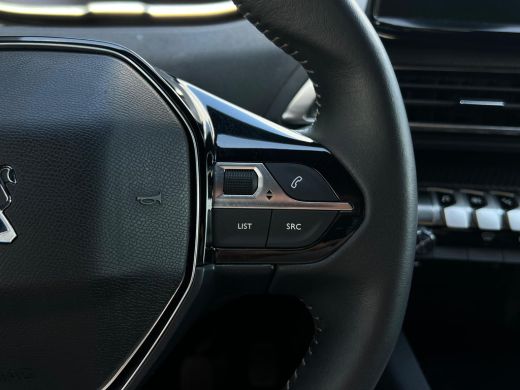 Peugeot 5008 1.2 PureTech Allure 7-PERSOONS | NAVI | 1/2 LEDER ActivLease financial lease