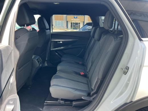 Peugeot 5008 1.2 PureTech Allure 7-PERSOONS | NAVI | 1/2 LEDER ActivLease financial lease