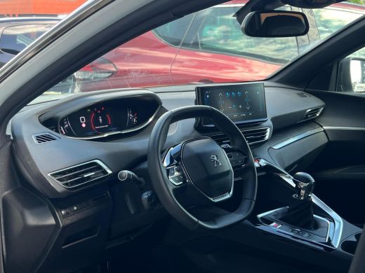 Peugeot 5008 1.2 PureTech Allure 7-PERSOONS | NAVI | 1/2 LEDER ActivLease financial lease