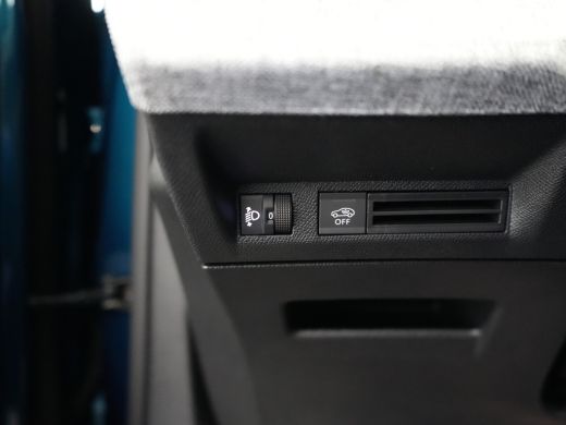 Peugeot 5008 | DEMO DEAL | 1.2 Hybrid 145 Allure | Achteruitrijcamera | Buitenspiegels elektrisch verstel- en ... ActivLease financial lease