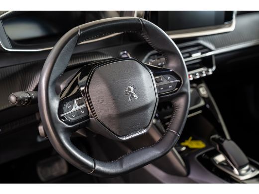 Peugeot e-2008 EV Allure 50 kWh | Achterbank in delen neerklapbaar | Achteruitrijcamera | Airco (automatisch) ActivLease financial lease