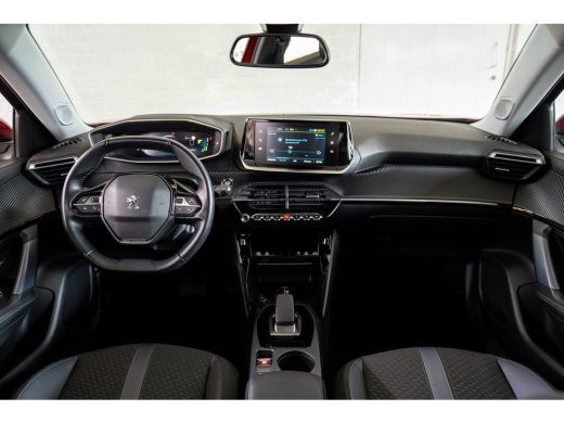 Peugeot e-2008 EV Allure 50 kWh | Achterbank in delen neerklapbaar | Achteruitrijcamera | Airco (automatisch) ActivLease financial lease