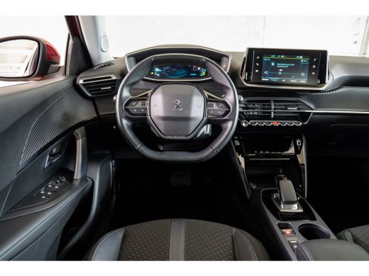 Peugeot e-2008 EV Allure 50 kWh | Achterbank in delen neerklapbaar | Achteruitrijcamera | Airco (automatisch) ActivLease financial lease