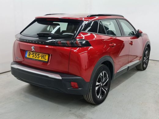 Peugeot e-2008 EV Allure 50 kWh | Achterbank in delen neerklapbaar | Achteruitrijcamera | Airco (automatisch) ActivLease financial lease