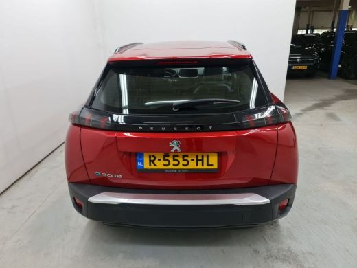 Peugeot e-2008 EV Allure 50 kWh | Achterbank in delen neerklapbaar | Achteruitrijcamera | Airco (automatisch) ActivLease financial lease