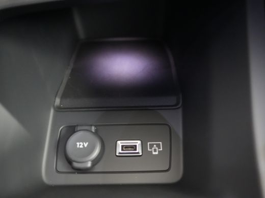 Peugeot e-308 | DEMO DEAL | GT Avantage EV 54 kWh | 11 kW lader | Navigatiesysteem | Sfeerverlichting ActivLease financial lease