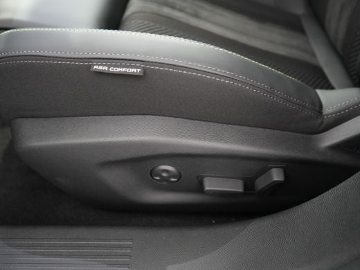 Peugeot e-308 | DEMO DEAL | GT Avantage EV 54 kWh | 11 kW lader | Navigatiesysteem | Sfeerverlichting ActivLease financial lease