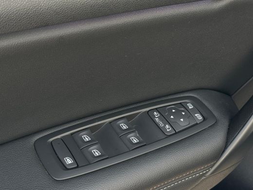 Renault M&eacute;gane Estate Estate 1.3 TCe 160 Business Edition One NL-AUTO | VOL LEDER | STOELVERWARMING ActivLease financial lease