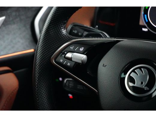 Skoda Kodiaq 1.5 TSI PHEV 204PK Sportline Business | PANORAMA DAK | TREKHAAK | STOELVERW. | NAVIGATIE | LEDER ... ActivLease financial lease