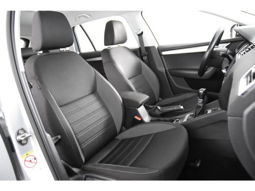 Skoda Octavia Combi 1.0 TSI Ambition Combi *1ste Eigenaar*Navigatie*DAB*Trekhaak* ActivLease financial lease