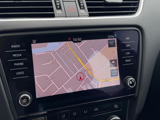 Skoda Octavia Combi 1.5 TSI Greentech Sport Business AUTOMAAT | NAVI | NL-AUTO ActivLease financial lease