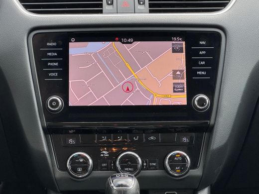 Skoda Octavia Combi 1.5 TSI Greentech Sport Business AUTOMAAT | NAVI | NL-AUTO ActivLease financial lease