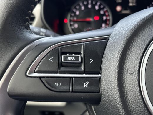 Suzuki Swift 1.2 Select Smart Hybrid GEEN AFLEVERKOSTEN | Navigatiesysteem | Stoelverwarming | Apple CarPlay&A... ActivLease financial lease