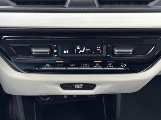 Suzuki Swift 1.2 Select Smart Hybrid GEEN AFLEVERKOSTEN | Navigatiesysteem | Stoelverwarming | Apple CarPlay&A... ActivLease financial lease