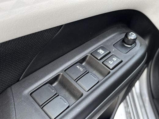 Suzuki Swift 1.2 Select Smart Hybrid GEEN AFLEVERKOSTEN | Navigatiesysteem | Stoelverwarming | Apple CarPlay&A... ActivLease financial lease