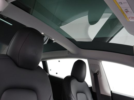 Tesla Model 3 60 kWh RWD *BTW* + LEDER | AUTOPILOT | PANORAMA | 3 CAMERA'S | PRIVACY GLASS ActivLease financial lease