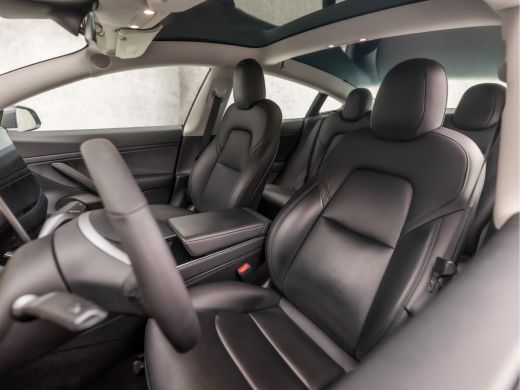 Tesla Model 3 Standard RWD Plus 60 kWh 238Pk Automaat (PANORAMADAK, AUTOPILOT, NAVIGATIE, SFEERVERLICHTING, LED... ActivLease financial lease