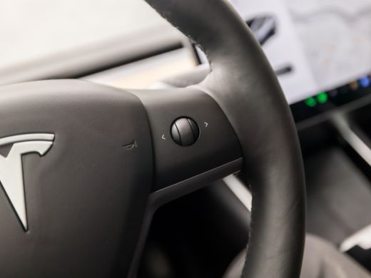 Tesla Model 3 Standard RWD Plus 60 kWh 238Pk Automaat (PANORAMADAK, AUTOPILOT, NAVIGATIE, SFEERVERLICHTING, LED... ActivLease financial lease