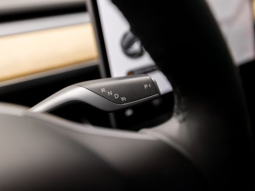 Tesla Model 3 Standard RWD Plus 60 kWh 238Pk Automaat (PANORAMADAK, AUTOPILOT, NAVIGATIE, SFEERVERLICHTING, LED... ActivLease financial lease