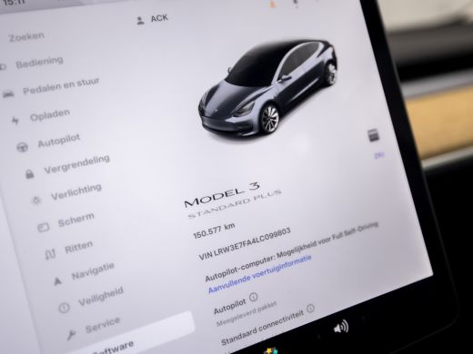 Tesla Model 3 Standard RWD Plus 60 kWh 238Pk Automaat (PANORAMADAK, AUTOPILOT, NAVIGATIE, SFEERVERLICHTING, LED... ActivLease financial lease