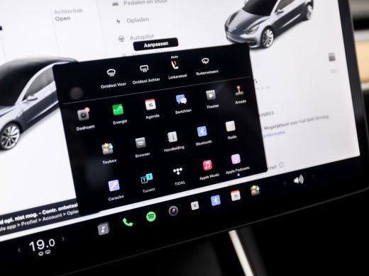 Tesla Model 3 Standard RWD Plus 60 kWh 238Pk Automaat (PANORAMADAK, AUTOPILOT, NAVIGATIE, SFEERVERLICHTING, LED... ActivLease financial lease