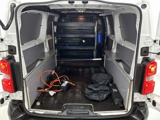 Toyota ProAce Extra Range 75KWh / 3Pers. / Navigatie / Airco / Bedrijfswagen inrichting / Apk 02-2027 ActivLease financial lease