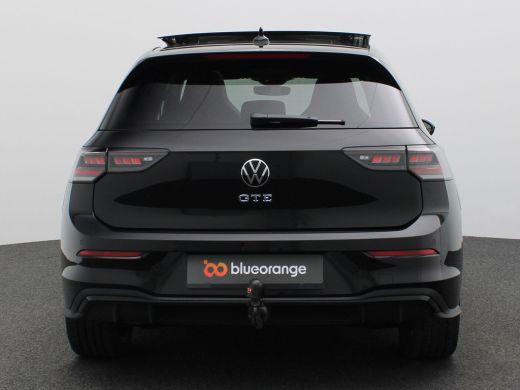 Volkswagen Golf 1.5 eHybrid GTE 272PK DSG Pano-Schuifdak, Head-Up Display, Trekhaak, Matrix-LED Verlichting, 360g... ActivLease financial lease