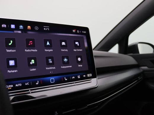 Volkswagen Golf 1.5 eHybrid GTE 272PK DSG Pano-Schuifdak, Head-Up Display, Trekhaak, Matrix-LED Verlichting, 360g... ActivLease financial lease