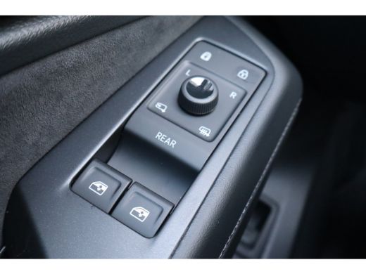 Volkswagen ID.7 286PK Pro Limited Edition Inclusief &euro;2000,- inruilvoordeel | Trekhaak | Achterbank in ongelijke d... ActivLease financial lease