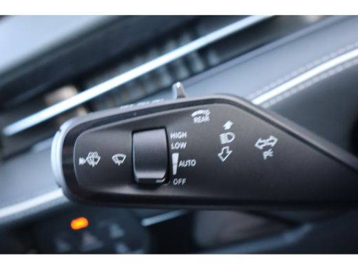 Volkswagen ID.7 286PK Pro Limited Edition Inclusief &euro;2000,- inruilvoordeel | Trekhaak | Achterbank in ongelijke d... ActivLease financial lease