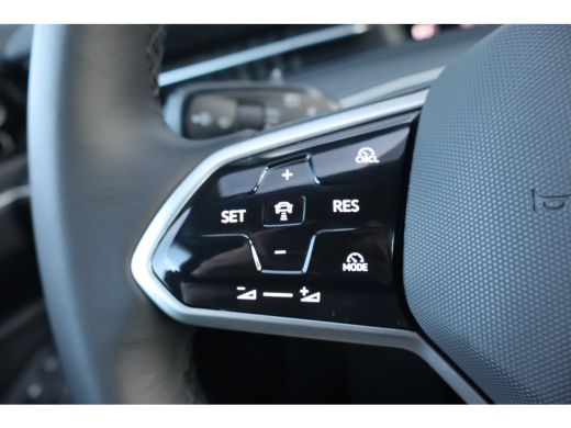 Volkswagen ID.7 286PK Pro Limited Edition Inclusief &euro;2000,- inruilvoordeel | Trekhaak | Achterbank in ongelijke d... ActivLease financial lease