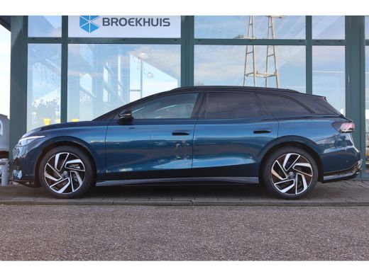 Volkswagen ID.7 286PK Pro Limited Edition Inclusief &euro;2000,- inruilvoordeel | Trekhaak | Achterbank in ongelijke d... ActivLease financial lease