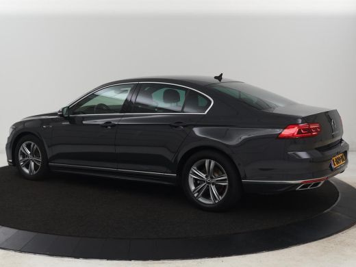 Volkswagen Passat 1.5 TSI R-Line | Nappaleder | Stoelverwarming | Camera | Carplay | Massage | Memory | Side Assist... ActivLease financial lease