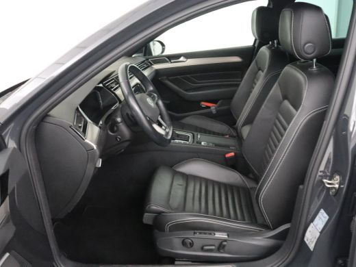 Volkswagen Passat 1.5 TSI R-Line | Nappaleder | Stoelverwarming | Camera | Carplay | Massage | Memory | Side Assist... ActivLease financial lease