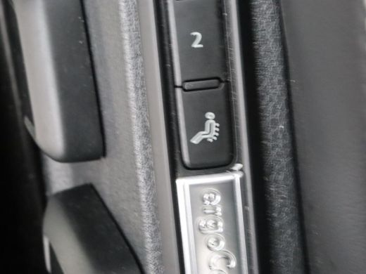 Volkswagen Passat 1.5 TSI R-Line | Nappaleder | Stoelverwarming | Camera | Carplay | Massage | Memory | Side Assist... ActivLease financial lease